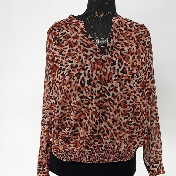 NWT Liverpool woven long sleeve blouse. - Picture 2 of 10